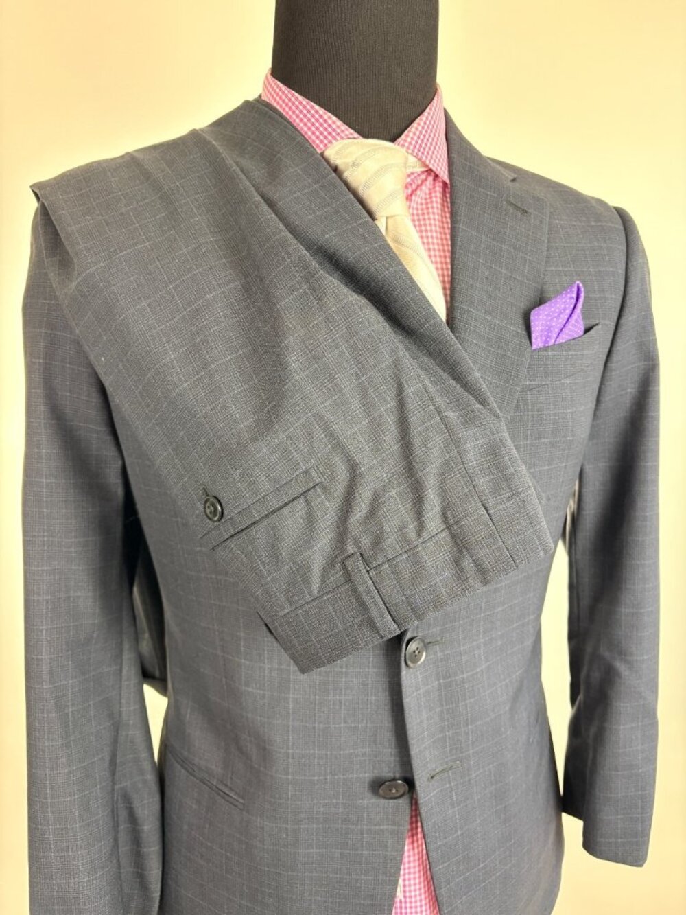 RECENT Giorgio ARMANI Collezioni "Executive" Italian Suit 40 S / R